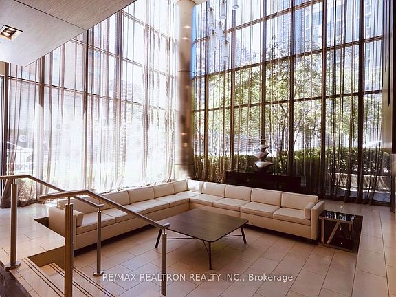 4th image of 320 Richmond St E #1020