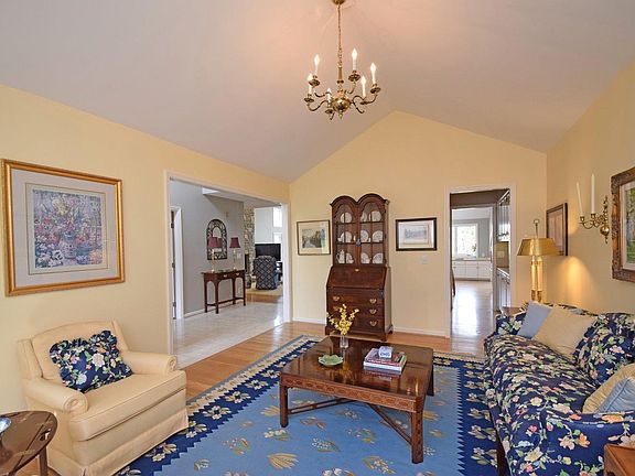 4th image of 3283 Carpenters Creek Dr