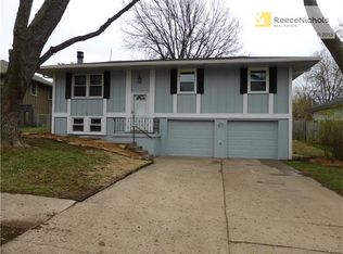 4097 S Queen Ridge Dr, Independence, MO 64055