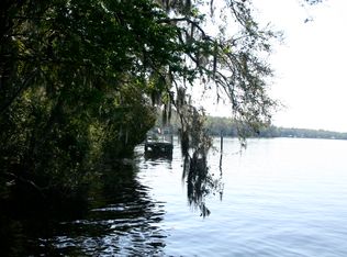 313 Saratoga Dr, Satsuma, FL 32189