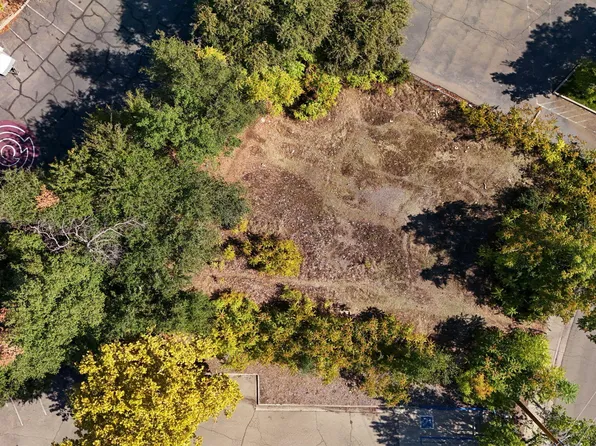 350 Park Marina Cir, Redding, CA 96001