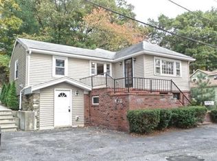 95 Sweetwater St, Saugus, MA 01906
