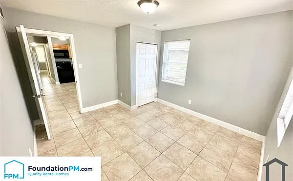 1165 Krayer St #3 — Photo 4