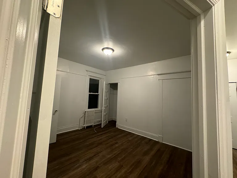 Astor Pl — Photo 8