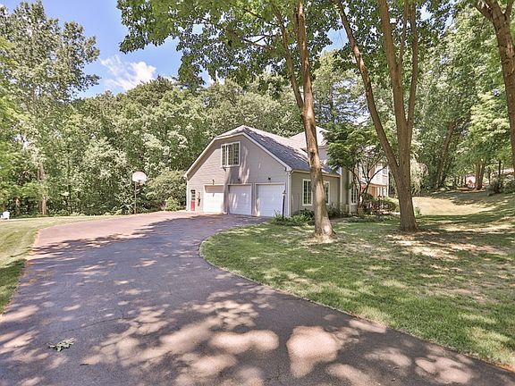 4th image of 18 Amity Pointe Ct