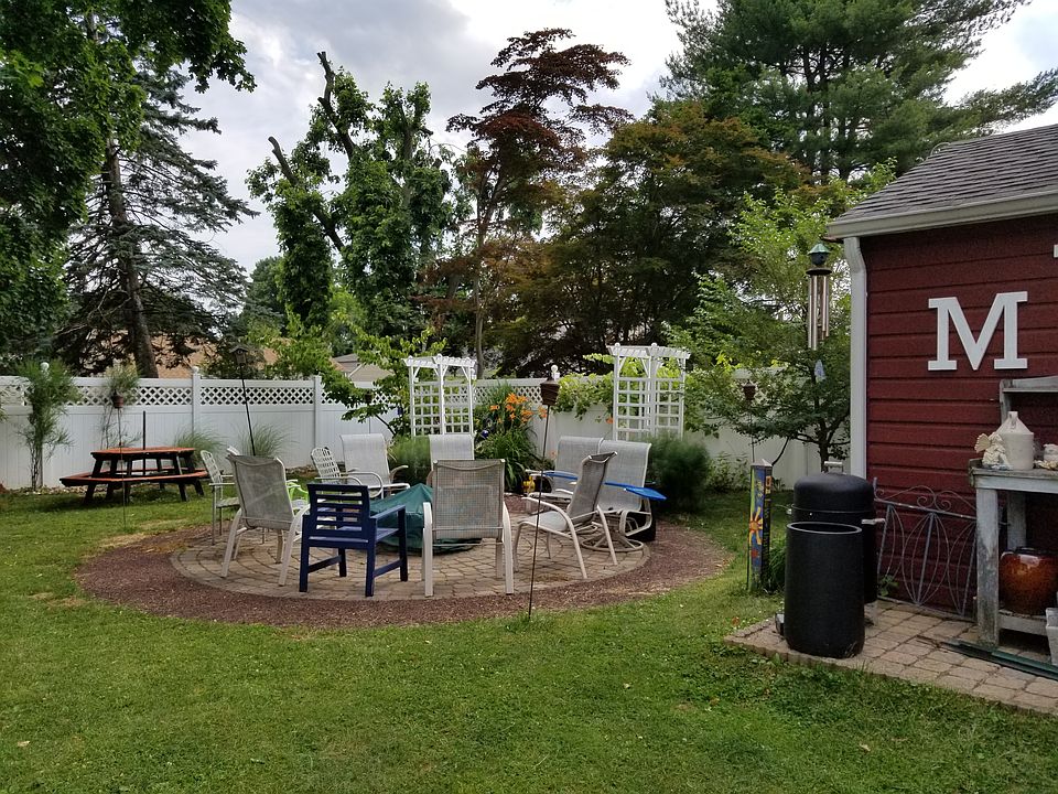 2nd image of 727 2nd St