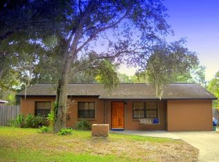18612 Walker Rd, Lutz, FL 33549
