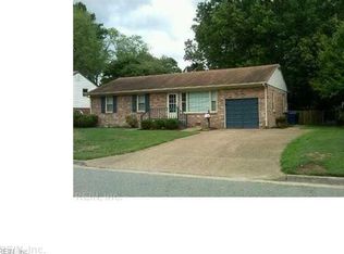 6 Burnham Pl, Newport News, VA 23606