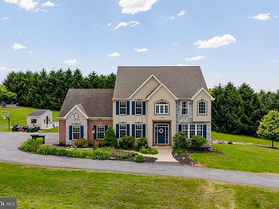 3rd image of 1195 Mount Airy Rd