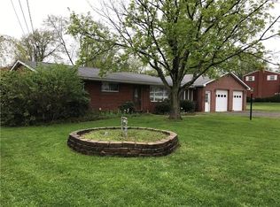 119 Laporte Dr, Cranberry Township, PA 16066