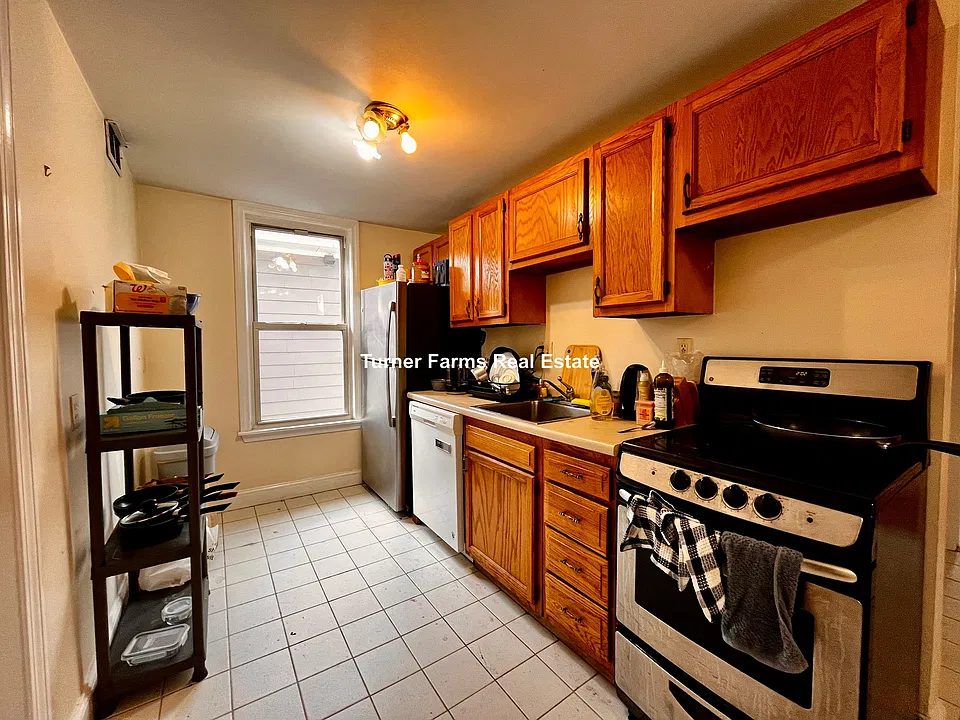 216 Freeman St #2Z