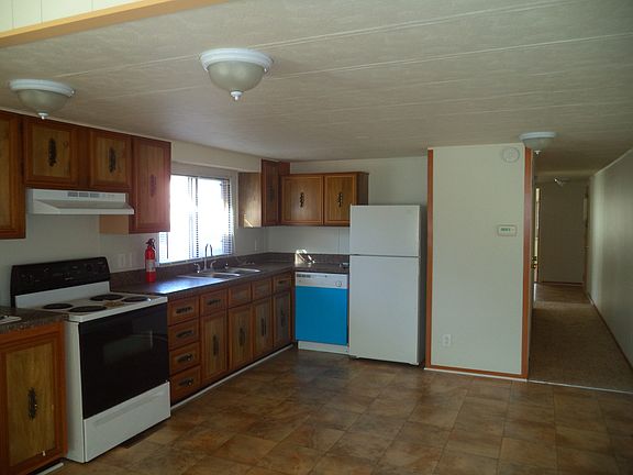 3rd image of 290 Highland Dr
