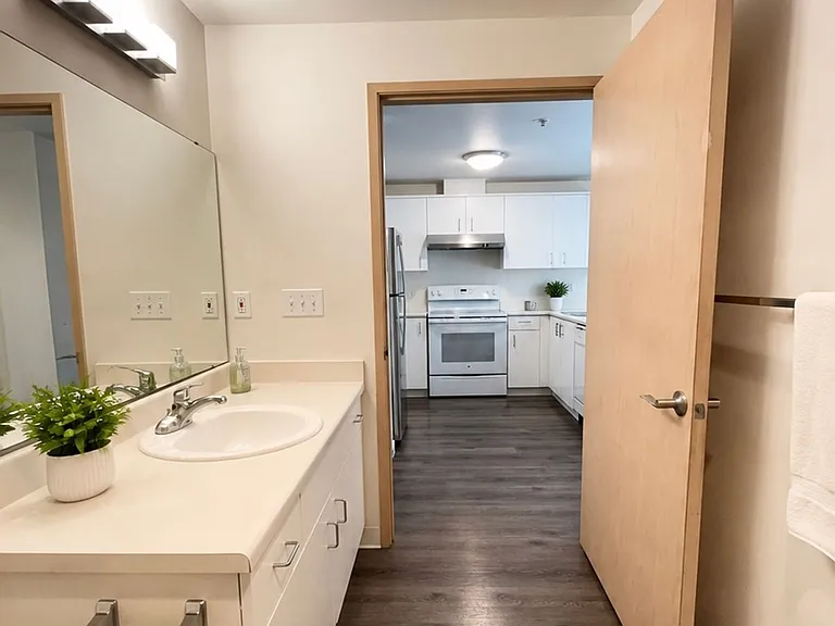 Alderview - 300 11th Ave — Photo 16