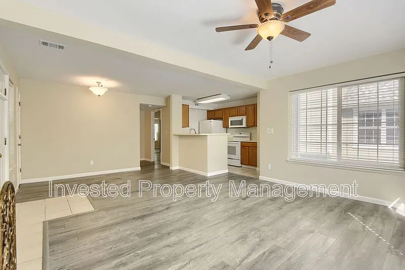 2 bed, 2.0 bath, 1000 sqft, $2,025 — Photo 4