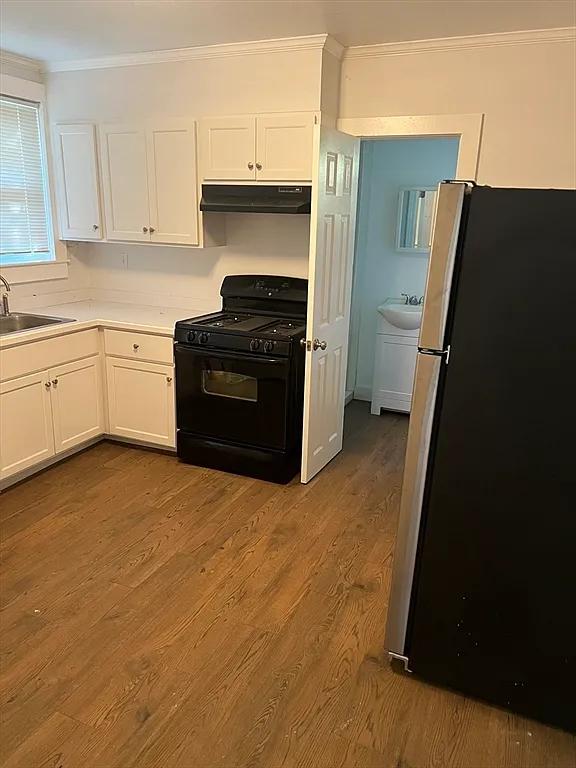2 bed, 1.0 bath, 640 sqft, $2,850 — Photo 2