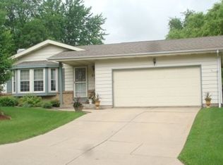 215 Arbor Hill Dr, Janesville, WI 53548