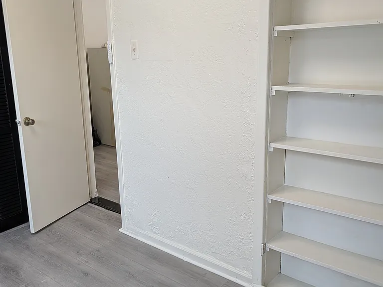 2550 Holland Ave #1FT — Photo 5