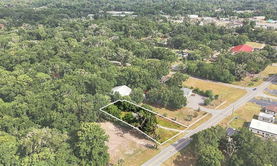 1st image of 2107 NE 8TH ROAD