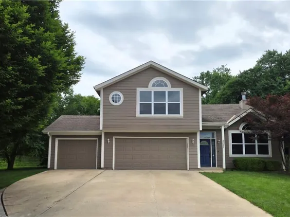 720 SE James Cir, Lees Summit, MO 64063