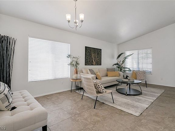 5th image of 70 Tanglewood Dr