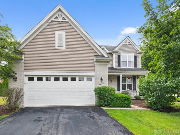 1211 Hall St, Sugar Grove, IL 60554