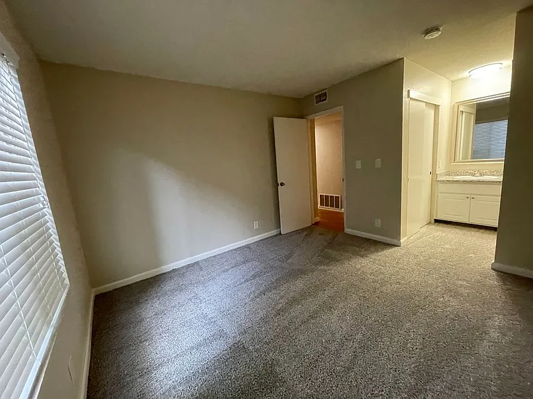 2811-15 E Street — Photo 17
