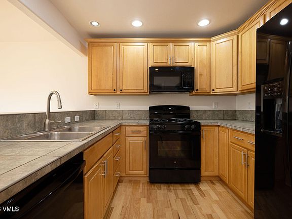 3rd image of 60 Mill Rd APT K2