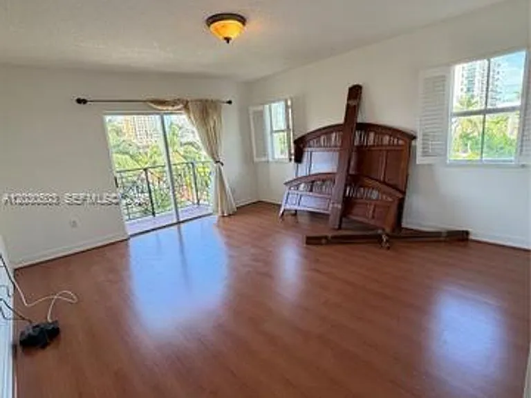 101 Sidonia Ave #402 — Photo 11