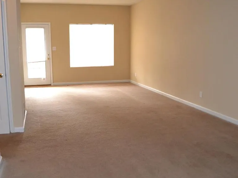 227 Appleby Dr — Photo 13