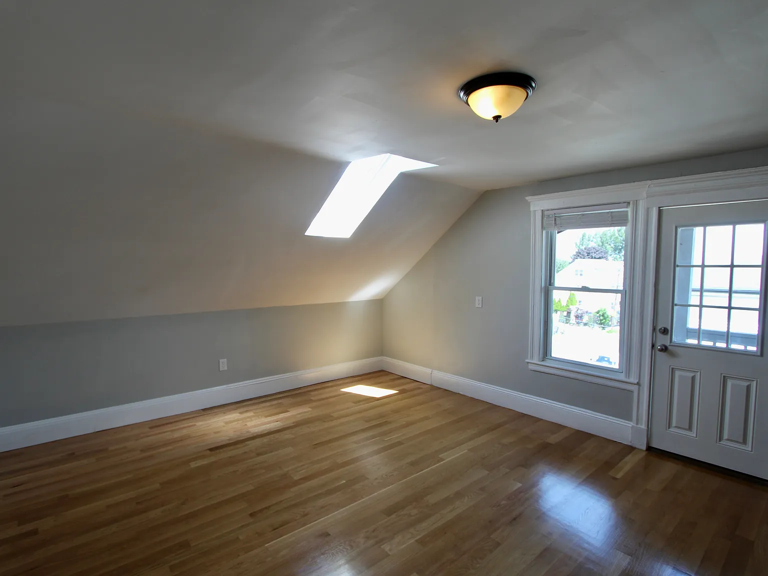 2 bed, 1.0 bath, $2,400 — Photo 3