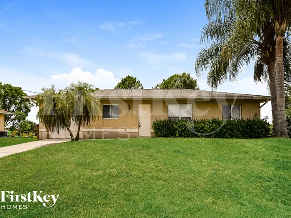 911 Sally Ave N, Lehigh Acres, FL 33971