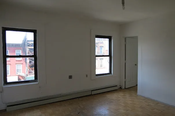 Rented by Roth Realty Management LLC | media 6