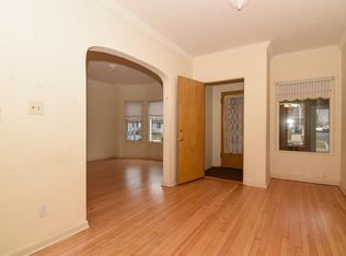 2571 N Murray Ave, Milwaukee, WI 53211