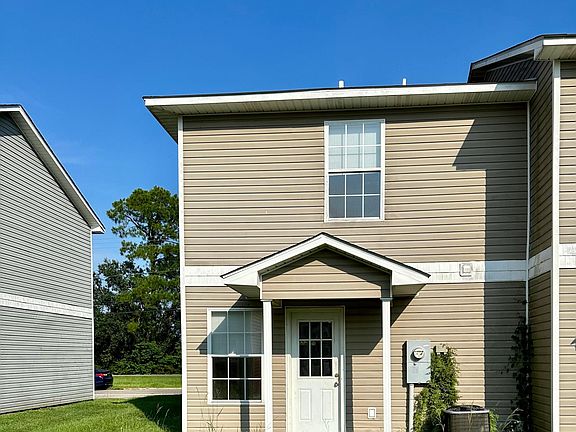 2nd image of 10483 Cal Ln