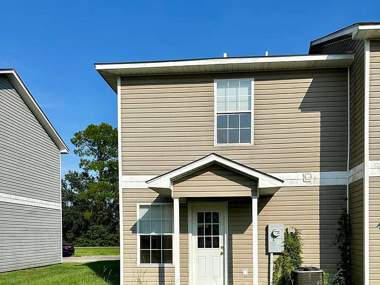 10483 Cal Ln — Photo 2
