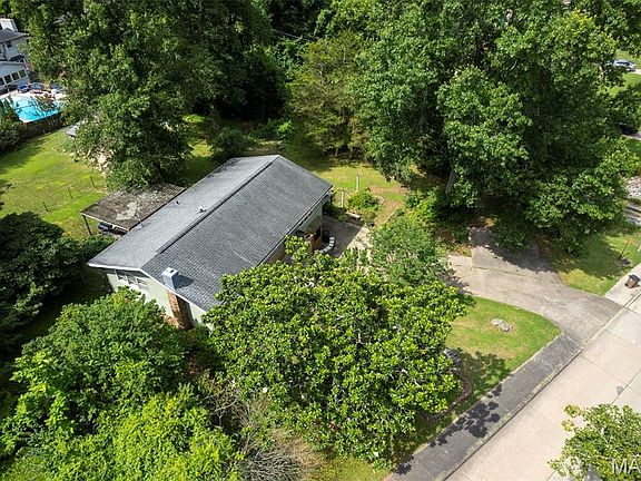 3rd image of 2549 Janet Dr