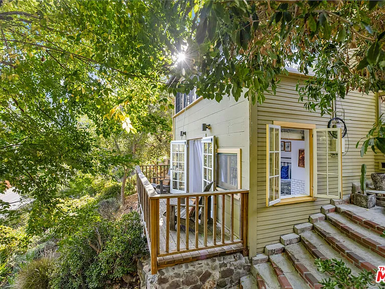 913A Fernwood Pacific Dr — Photo 5