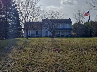 7100 Hickory Valley Dr, Fenton, MI 48430