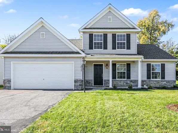 2705 Friends Cir, York, PA 17408
