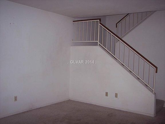 4th image of 742 Pomegranate Ct #B