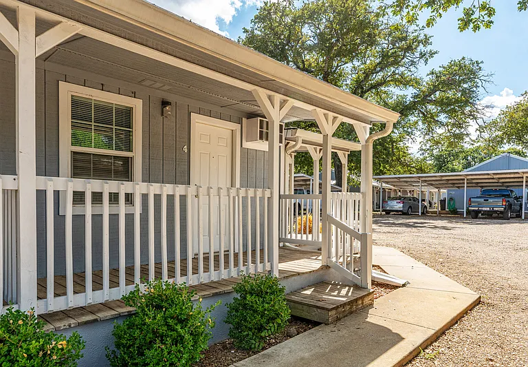 720 Pritchett Ln #5 — Photo 3