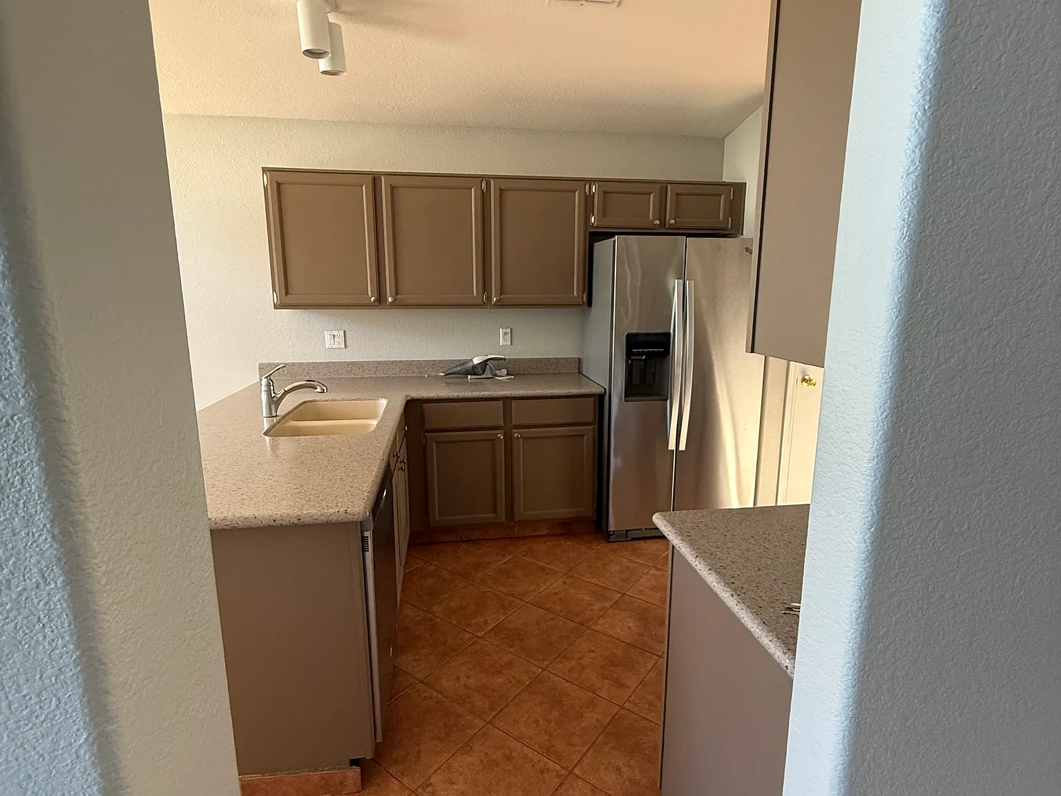 3553 E Kelton Ln — Photo 3