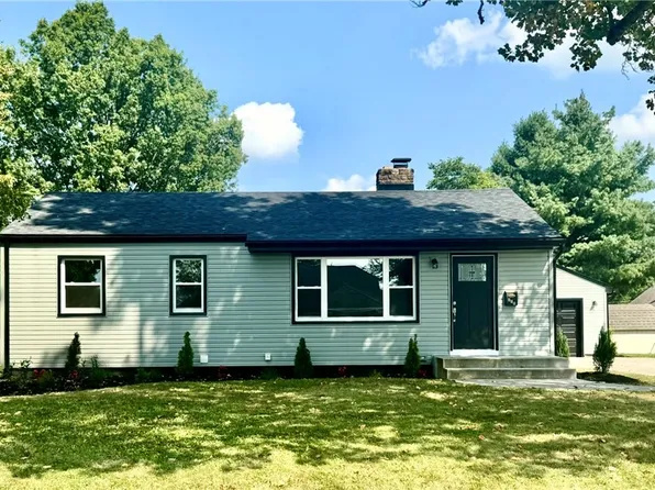 459 Holly St, Canfield, OH 44406