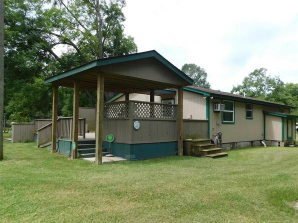 141 Martinez St, Coldspring, TX 77331