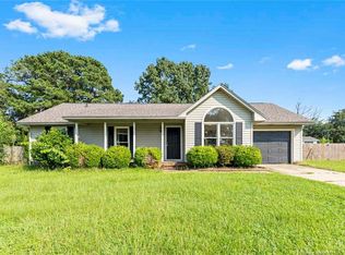 104 Live Oak Dr, Raeford, NC 28376