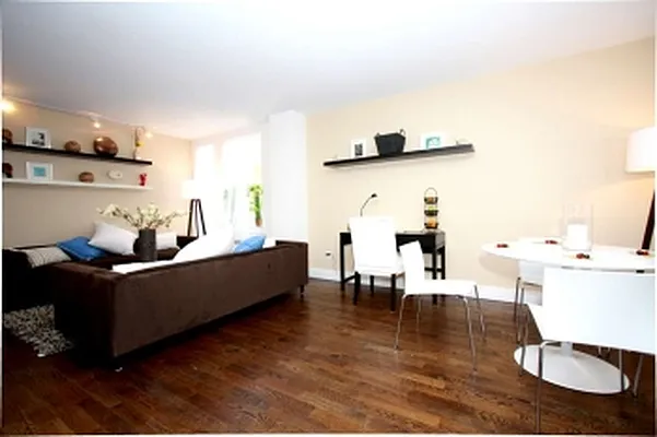 Sold by MNS | media 18