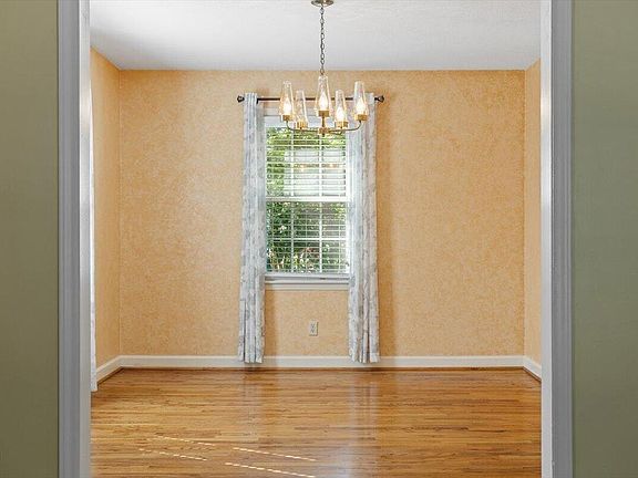 5th image of 1008 Hardimont Rd