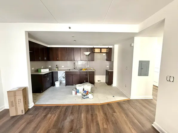 325 East 25th Street image 1 of 13