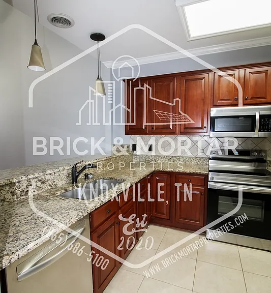 613 Chapel Point Ln — Photo 12