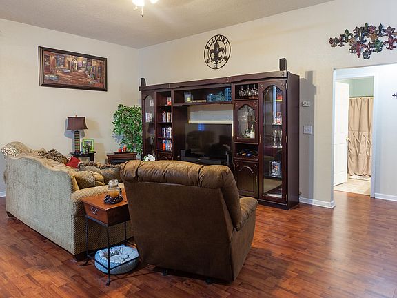 4th image of 296 Marisco Way